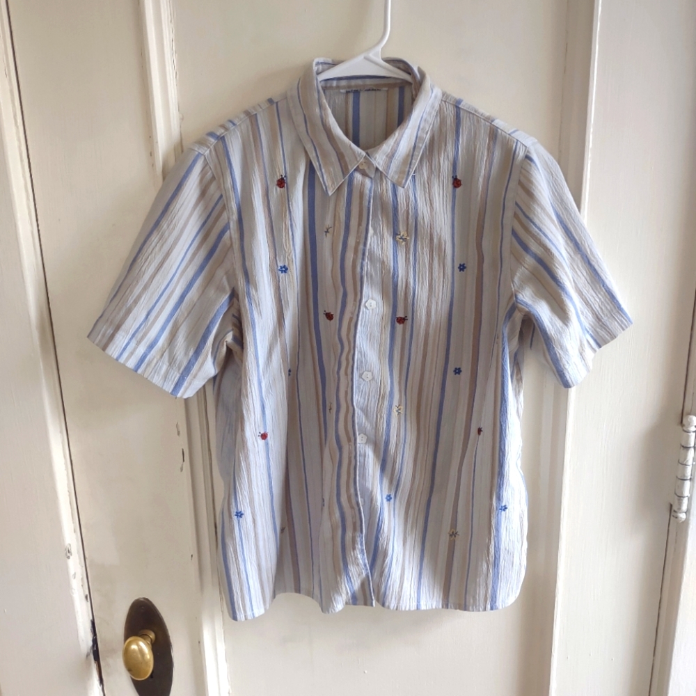 Vtg flower and lady bug button down size S
